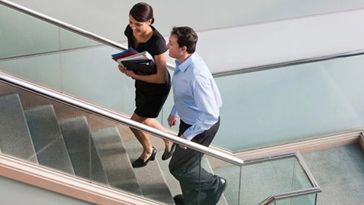 Leo cầu thang bộ hàng ngày rất tốt cho người tăng huyết áp