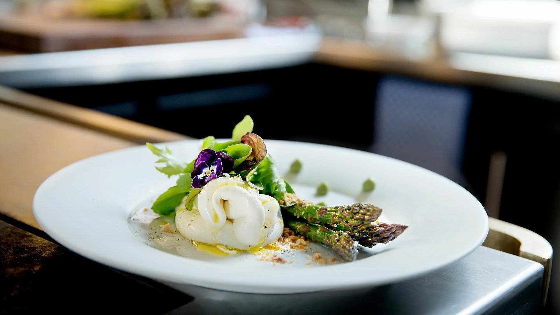 Nhà hàng Seven Swans nổi bật với các món ngon thuần chay - Ảnh: sevenswans.de