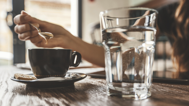 6 thức uống âm thầm tổn thương men răng - Ảnh 7