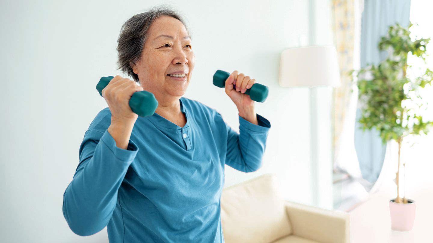 Lực nắm tay không chỉ phản ánh sức mạnh cơ bắp mà còn là chỉ số dự báo sức khỏe tim mạch ở người cao tuổi