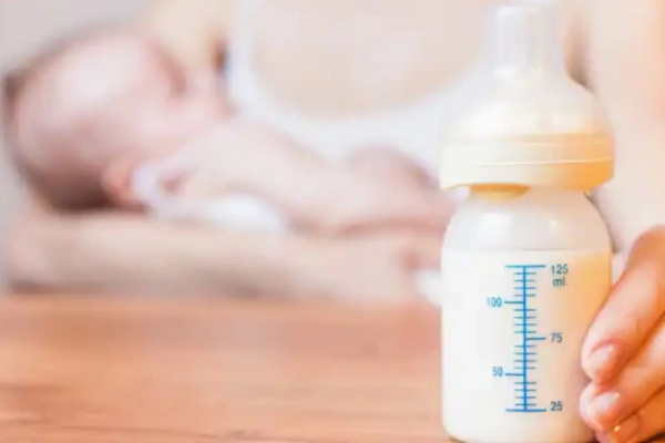 Sửa mẹ giúp bảo vệ trẻ khỏi nhiễm trùng, dị ứng và một số bệnh mạn tính