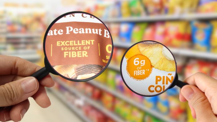 Nhiều loại bánh quy, kem hoặc thực phẩm siêu chế biến gắn nhãn giàu chất xơ
