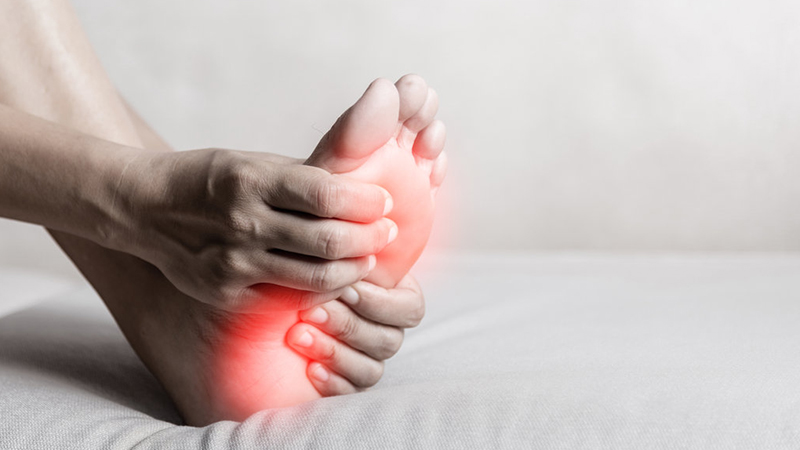 Tổn thương dây thần kinh L5-S1 có thể gây ra hiện tượng yếu cơ bàn chân