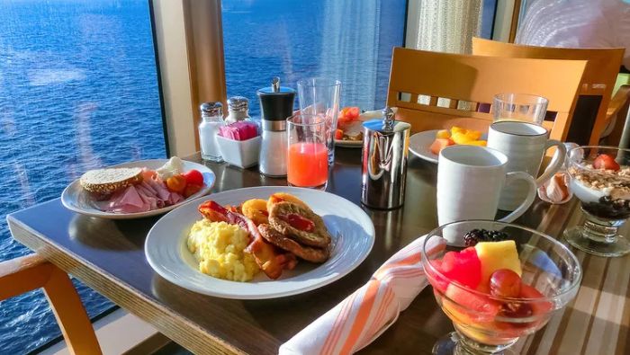 Khu vực buffet và các không gian chung trên siêu du thuyền là nơi có nguy cơ lây nhiễm Norovirus cao nhất