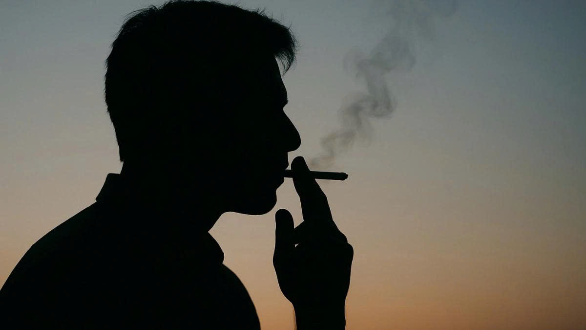 Khói thuốc làm thay đổi cấu trúc nhu mô phổi người hút