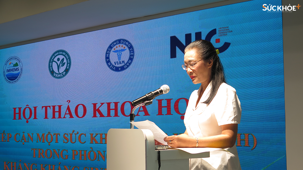PGS.TS Phạm Thanh Bình, Chủ tịch Hiệp hội Tư vấn nâng cao sức khỏe Việt Nam, nhấn mạnh vẫn còn tình trạng sử dụng kháng sinh chưa hợp lý trong khám chữa bệnh và chăn nuôi