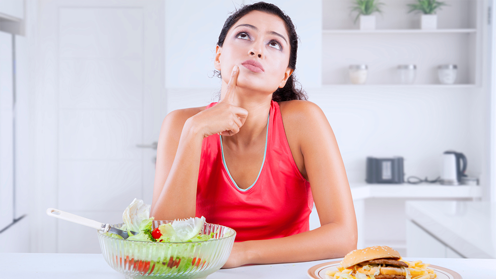 Tăng cường rau xanh, trái cây tươi và duy trì lối sống lành mạnh là chìa khóa bảo vệ sức khỏe phụ khoa