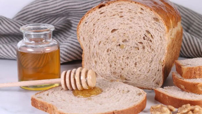 Nạp năng lượng từ mật ong trước trận đấu giúp các vận động viên duy trì sức bền tối ưu trên các đường chạy dài