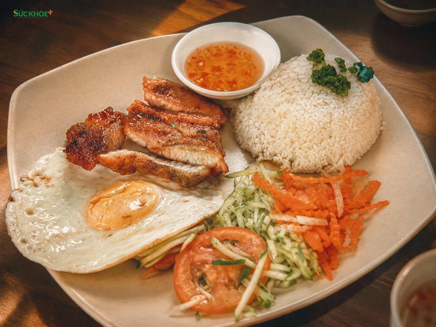 Cơm tấm - Món ăn nên thử khi tới TP.HCM