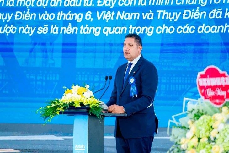 Đại sứ Thụy Điển tại Việt Nam Johan Ndisi tại sự kiện khai trương nhà máy Autoliv tại Quảng Ninh - Ảnh: ĐSQ Thụy Điển
