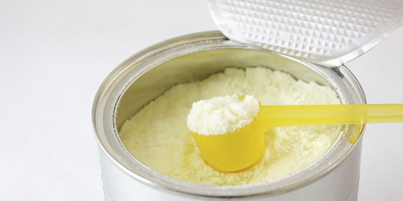 Báo cáo cho biết, trong số trẻ bị ảnh hưởng khi dùng sản phẩm, một trẻ phải nhập viện sau khi kết quả xét nghiệm phát hiện Adenovirus trong mẫu phân