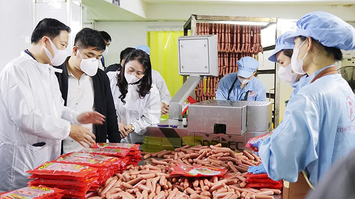 Tăng cường kiểm tra an toàn thực phẩm, ngăn ngừa ngộ độc thực phẩm trong mùa nắng nóng