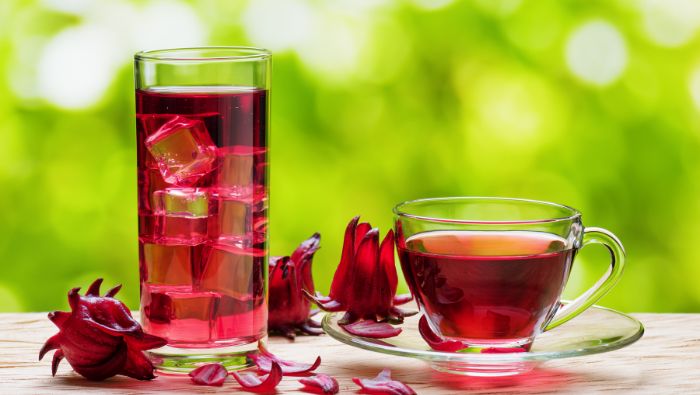 Các hợp chất polyphenol trong trà bụp giấm có tác dụng làm giãn mạch máu, giúp chỉ số huyết áp ổn định hơn