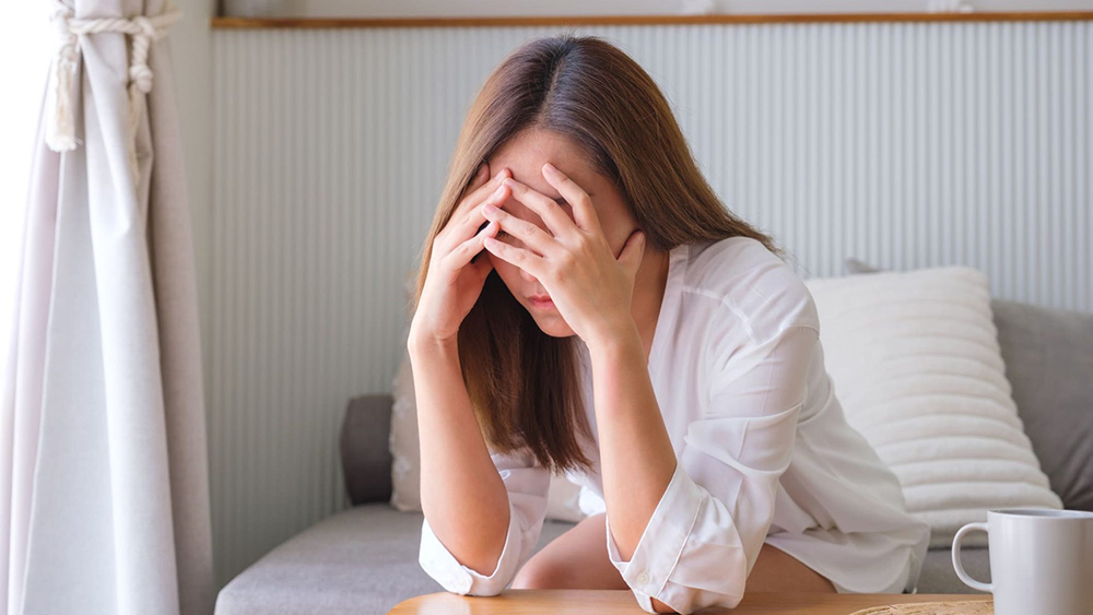 Căng thẳng kéo dài và giảm cân đột ngột gây ức chế hormone, dẫn đến hiện tượng bế kinh