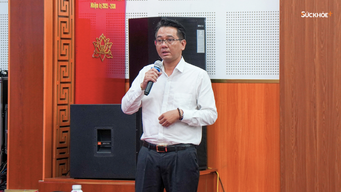 TS. Phạm Vũ Hoàng, Phó Cục trưởng Cục Dân số (Bộ Y tế) trình bày về thực trạng già hóa dân số và chăm sóc sức khỏe người cao tuổi ở Việt Nam.