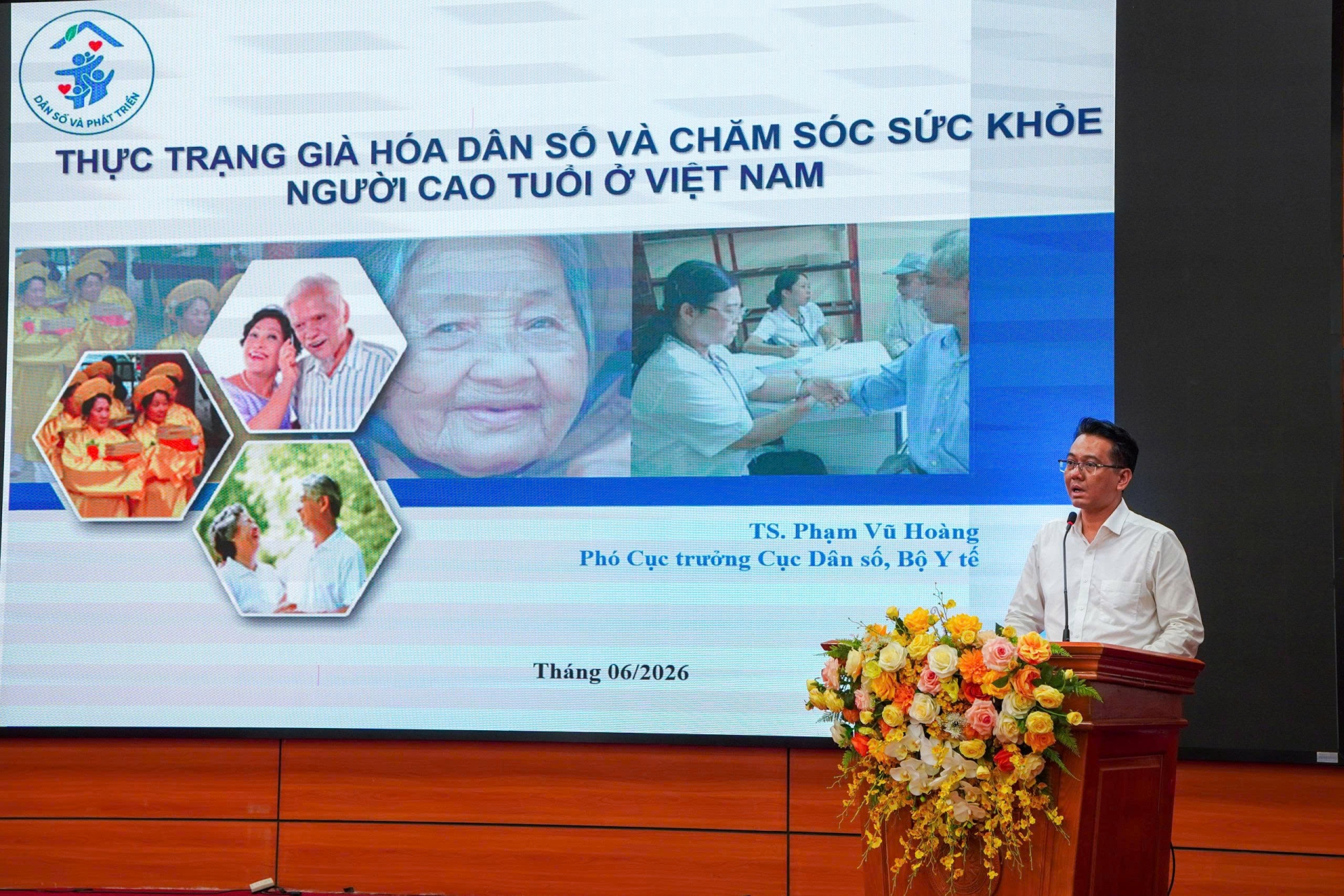 TS. Phạm Vũ Hoàng nhận định nhu cầu chăm sóc người cao tuổi sẽ tiếp tục gia tăng trong những năm tới - Ảnh: Việt An/Sức khỏe+