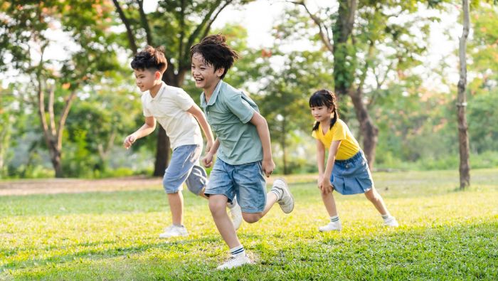 Thiếu các hoạt động thể chất ngoài trời và chế độ ăn không lành mạnh là một trong những nguyên nhân làm suy giảm sức khỏe xương
