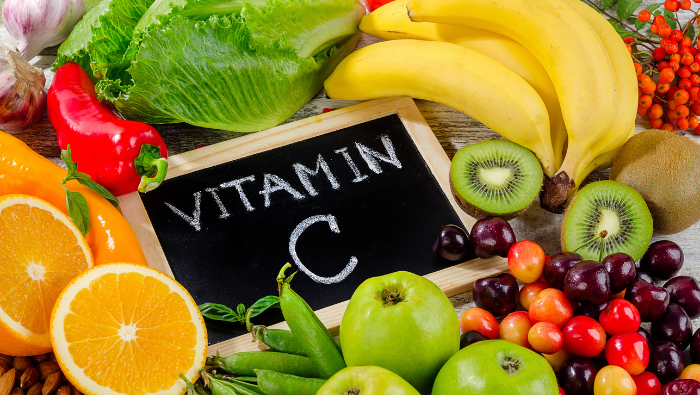 Trái cây giàu vitamin C là thực phẩm cho người bị chàm nên có trong thực đơn