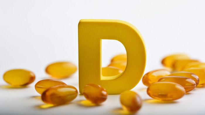 người cao tuổi nên bổ sung vitamin D đều đặn để duy trì mật độ xương và giảm nguy cơ loãng xương