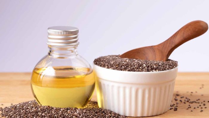 Dầu hạt chia không chỉ giàu omega-3 mà còn chứa các chất chống oxy hóa tự nhiên
