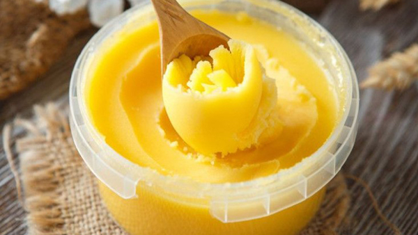 Ăn nhiều bơ ghee có thể gây tăng cholesterol 