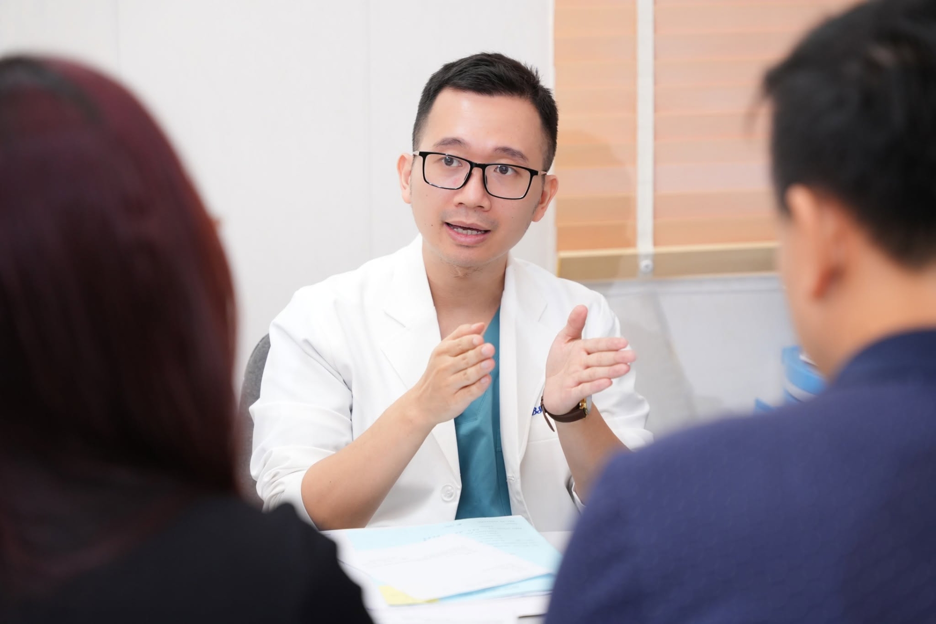 TS.BS Vương Vũ Việt Hà là chuyên gia về vô sinh, hiếm muộn với hơn 10 năm kinh nghiệm đồng hành cùng các gia đình trong hành trình tìm con 