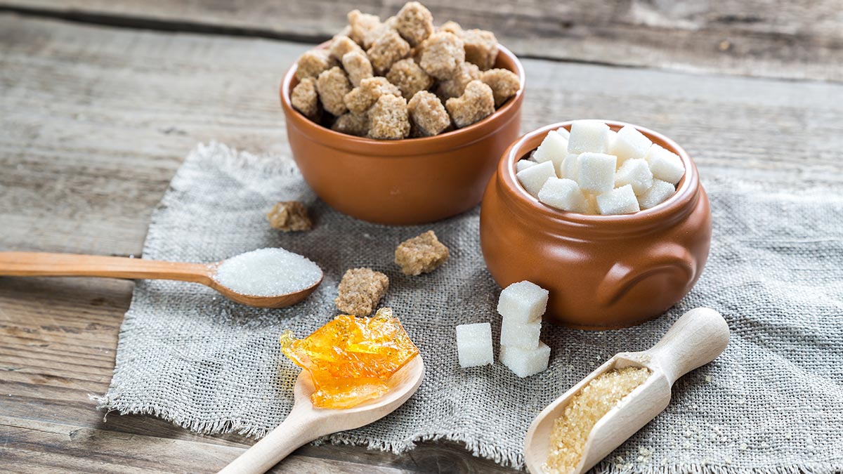 Hạn chế thực phẩm, đồ uống nhiều đường có thể hỗ trợ kiểm soát triglyceride trong máu