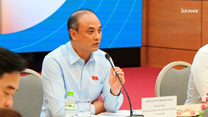 Ông Nguyễn Phương Tuấn, Phó Chủ nhiệm, Ủy ban Khoa học, Công nghệ và Môi trường của Quốc hội phát biểu.