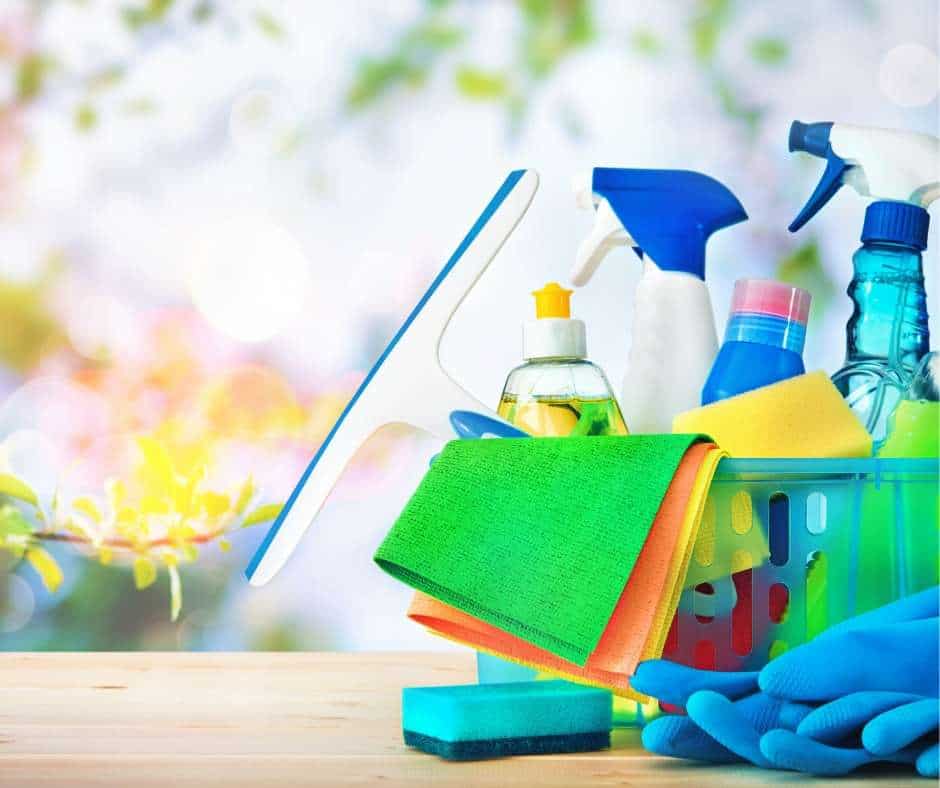 Sử dụng quá nhiều chất tẩy rửa không giúp phòng tắm sạch hơn