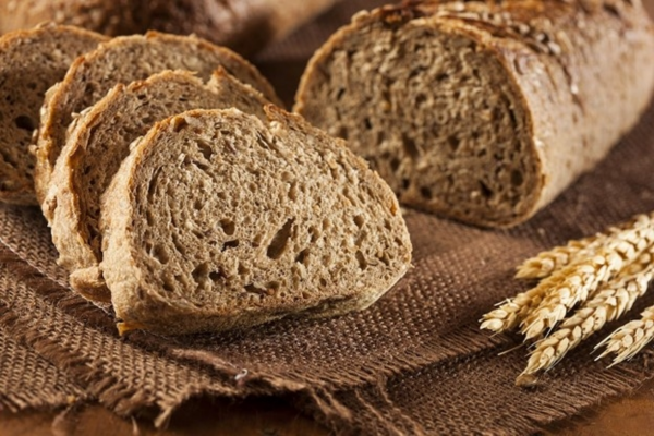 Bánh mì nguyên cám luôn là một trong những trợ thủ đắc lực cho người ăn kiêng