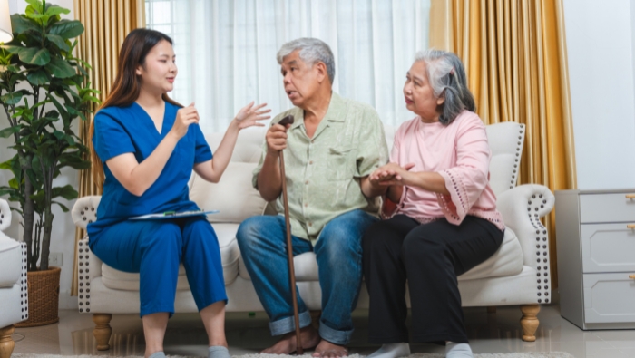 Lá chắn miễn dịch cộng đồng giúp bảo vệ các nhóm đối tượng với khả năng miễn dịch kém hơn, như người cao tuổi