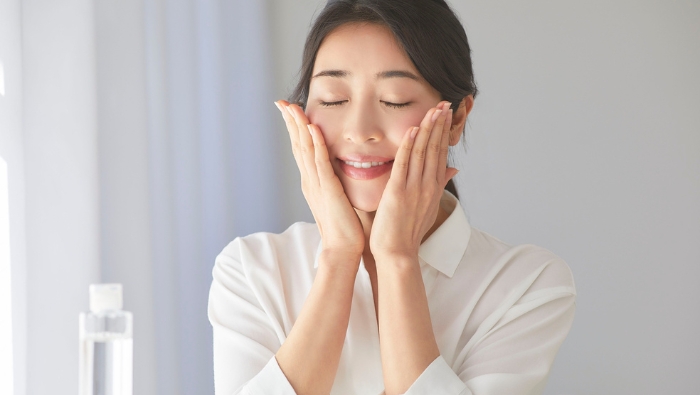 Acid azelaic dễ dàng phối hợp cùng các hoạt chất như niacinamide, vitamin C hay acid hyaluronic 