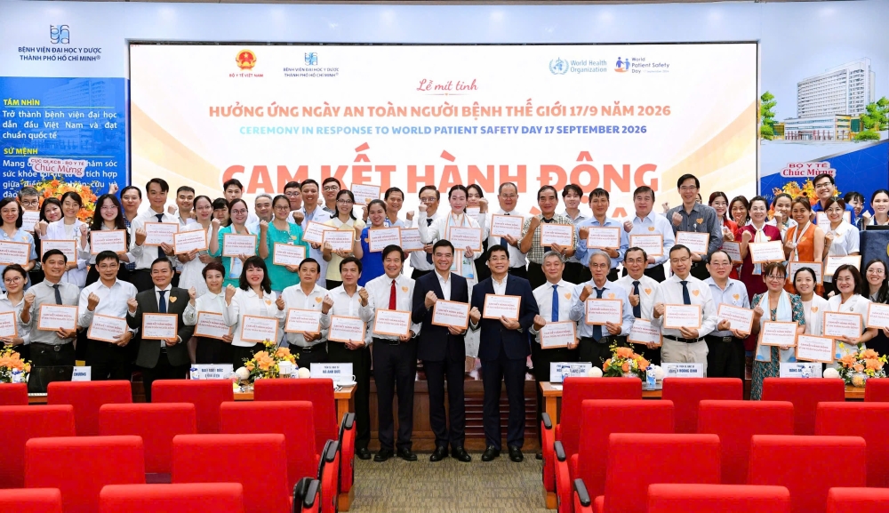 Cam kết hành động, bảo đảm an toàn người bệnh trong suốt quá trình điều trị - Ảnh: Bộ Y tế