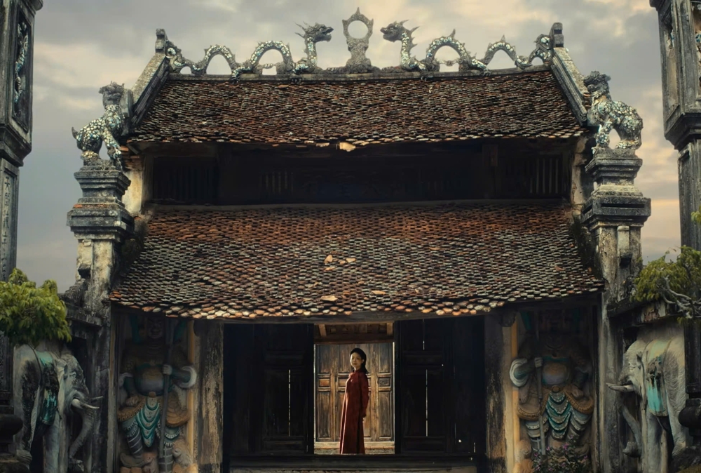 Đình cổ Hùng Lô xuất hiện trong MV “Thử Lòng Quân Tử” của Phương Mỹ Chi