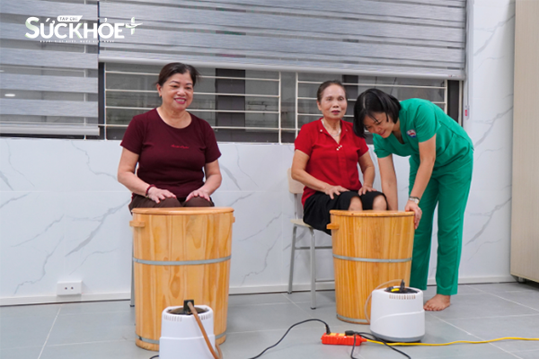 Quyền được chăm sóc sức khỏe của người cao tuổi cần được bảo đảm - Ảnh: Việt An