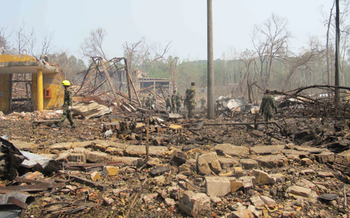 Kiểm nghiệm ô nhiễm khu vực nổ kho pháo hoa