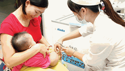 Tỷ lệ trẻ tiêm vắc xin viêm gan B thấp kỷ lục