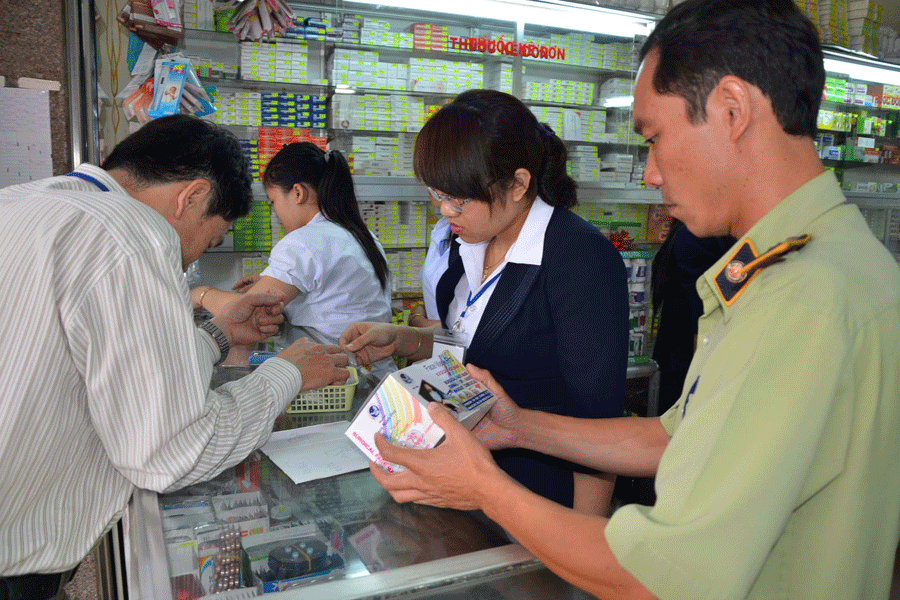 Phạt 8 cơ sở khám chữa bệnh, hành nghề dược