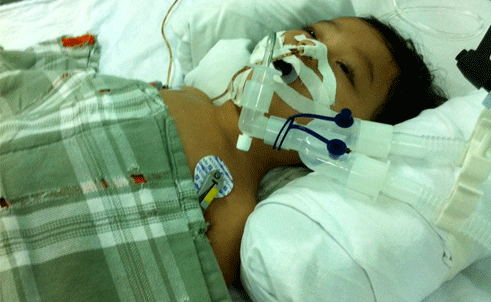 Bé gái 15 tháng nguy kịch nghi bị bạo hành