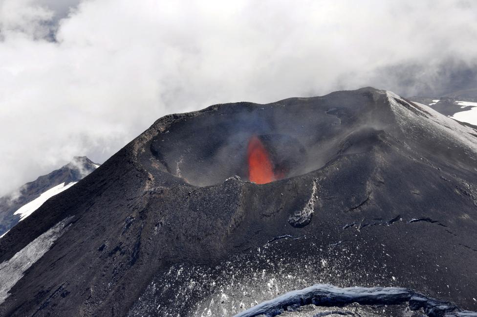 Cảnh tượng kỳ vỹ của núi lửa Chile phun trào - Ảnh 4