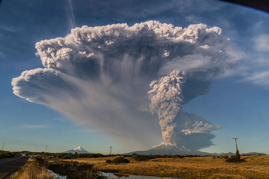 Cảnh tượng kỳ vỹ của núi lửa Chile phun trào - Ảnh 10