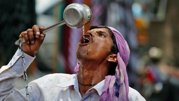 Ấn Độ: Hơn 1.100 người chết do nắng nóng  - Ảnh 13