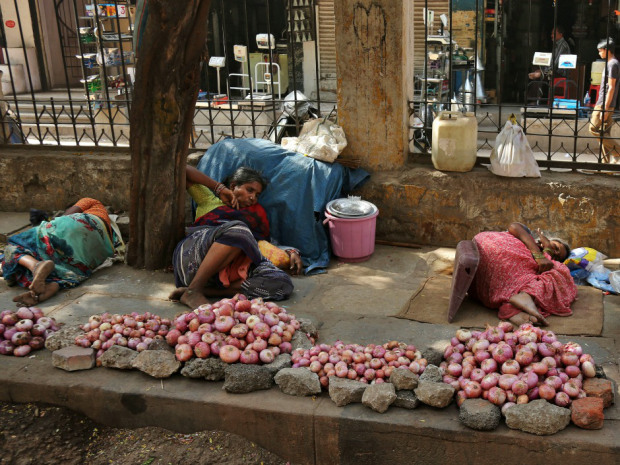 Ấn Độ: Hơn 1.100 người chết do nắng nóng  - Ảnh 9