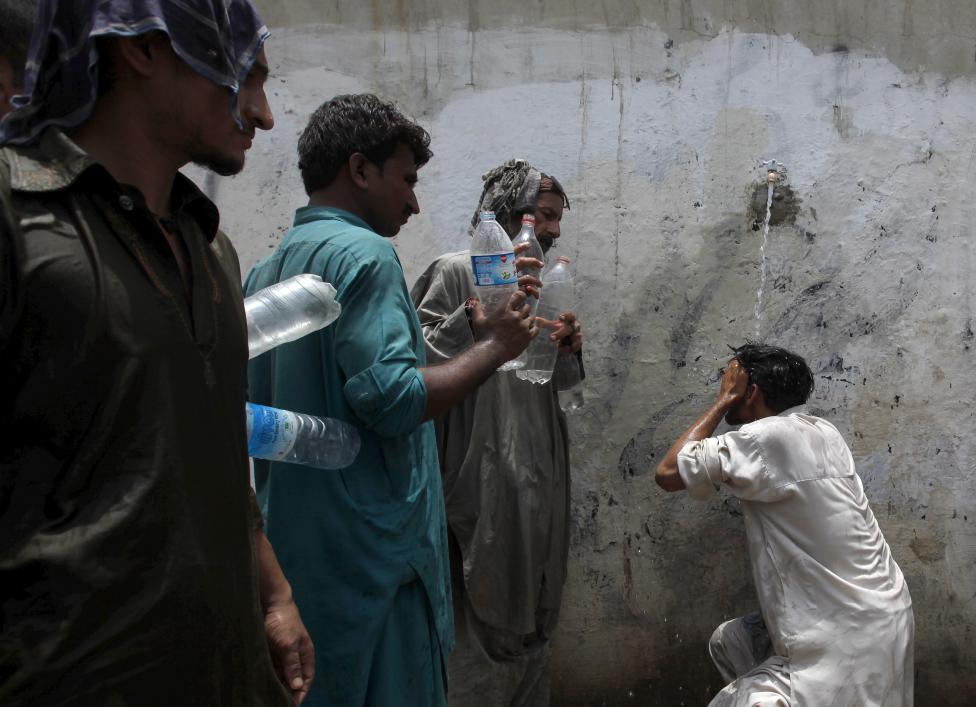 Gần 700 người chết vì nắng nóng kỷ lục tại Pakistan - Ảnh 9
