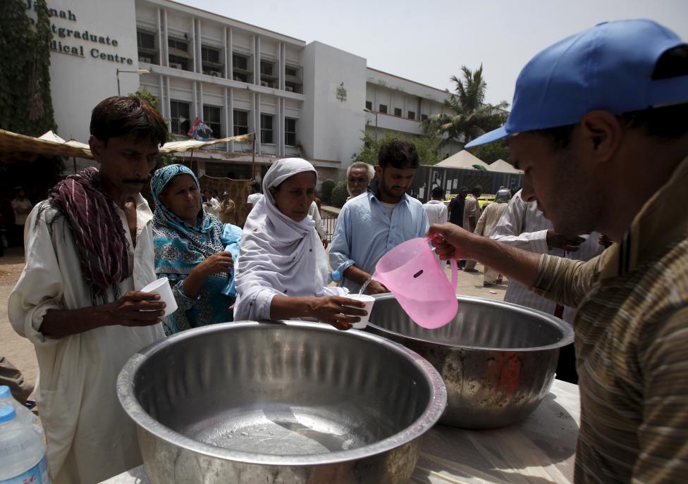 Gần 700 người chết vì nắng nóng kỷ lục tại Pakistan - Ảnh 10
