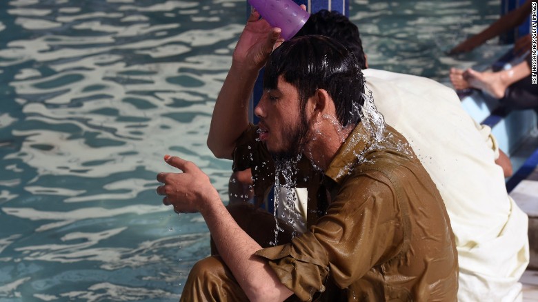 Gần 700 người chết vì nắng nóng kỷ lục tại Pakistan - Ảnh 14