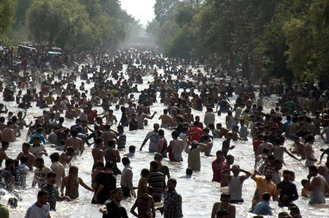 Gần 700 người chết vì nắng nóng kỷ lục tại Pakistan - Ảnh 12