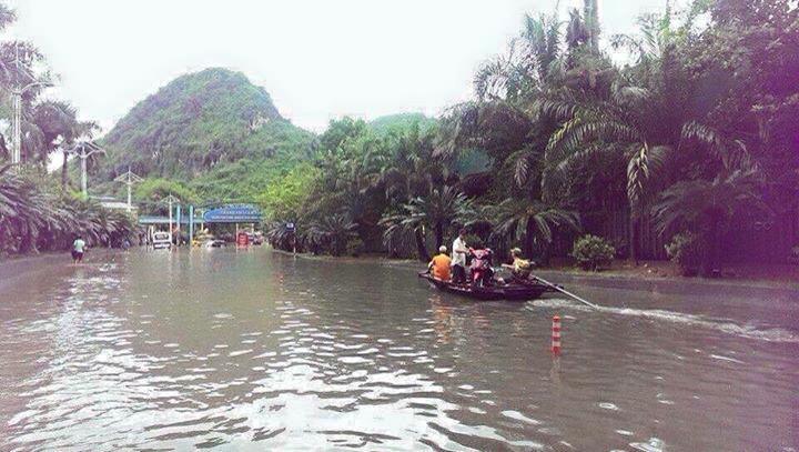 Chùm ảnh: Quảng Ninh chìm trong biển nước sau trận mưa lịch sử - Ảnh 13