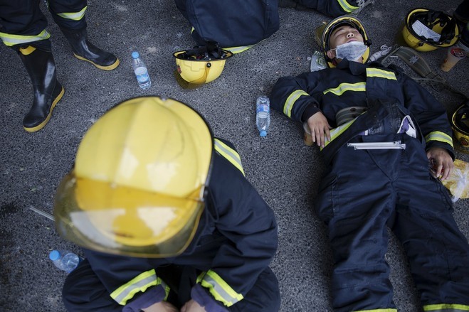 Toàn cảnh vụ nổ kinh hoàng ở Thiên Tân: 112 người chết, 700 người bị thương - Ảnh 10