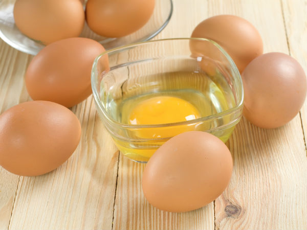 Trứng: Ăn trứng mỗi ngày giúp cải thiện hệ thống miễn dịch của bạn, giúp tăng cường khả năng chống lại các virus gây bệnh khác nhau. Thực phẩm này cũng rất giàu protein, vitamin B và chất béo có lợi.